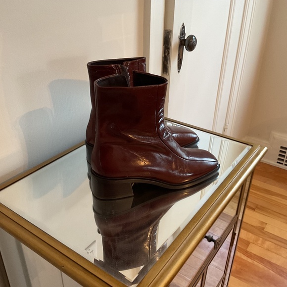 Elegant Brown Ankle Boots - Picture 6 of 11